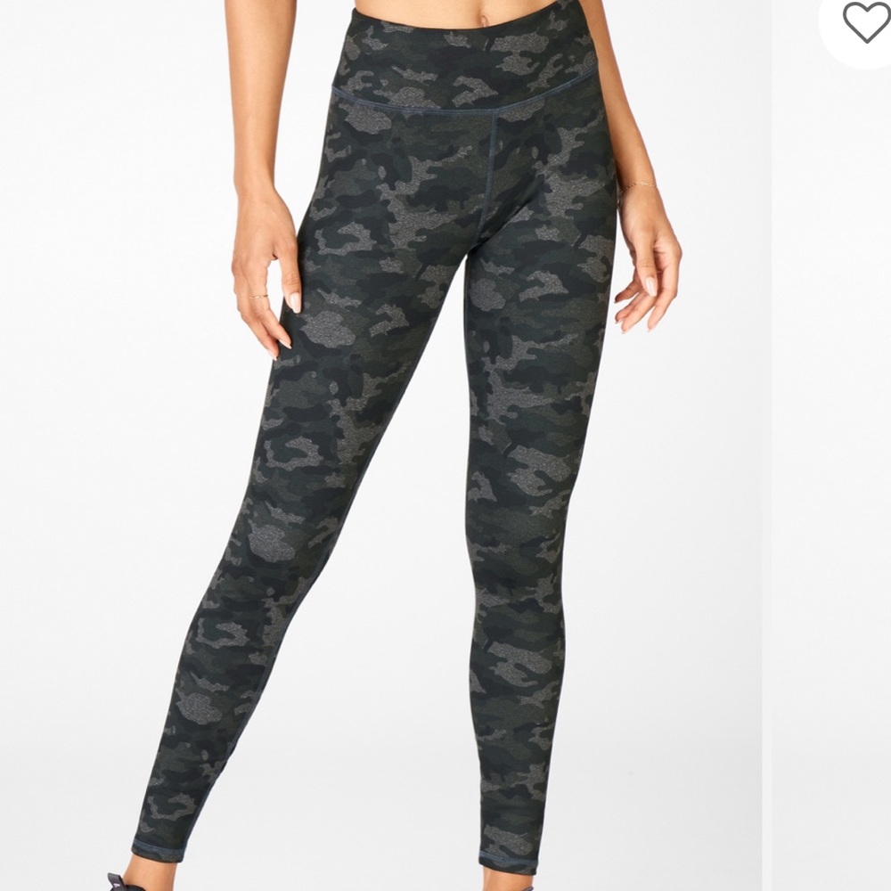 Fabletics Mid-Rise Printed PowerHold® Camouflage Legging(Medium)